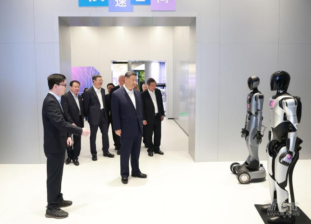 习近平总书记到上海调研，galaxy银河代表具身智能行业汇报进展